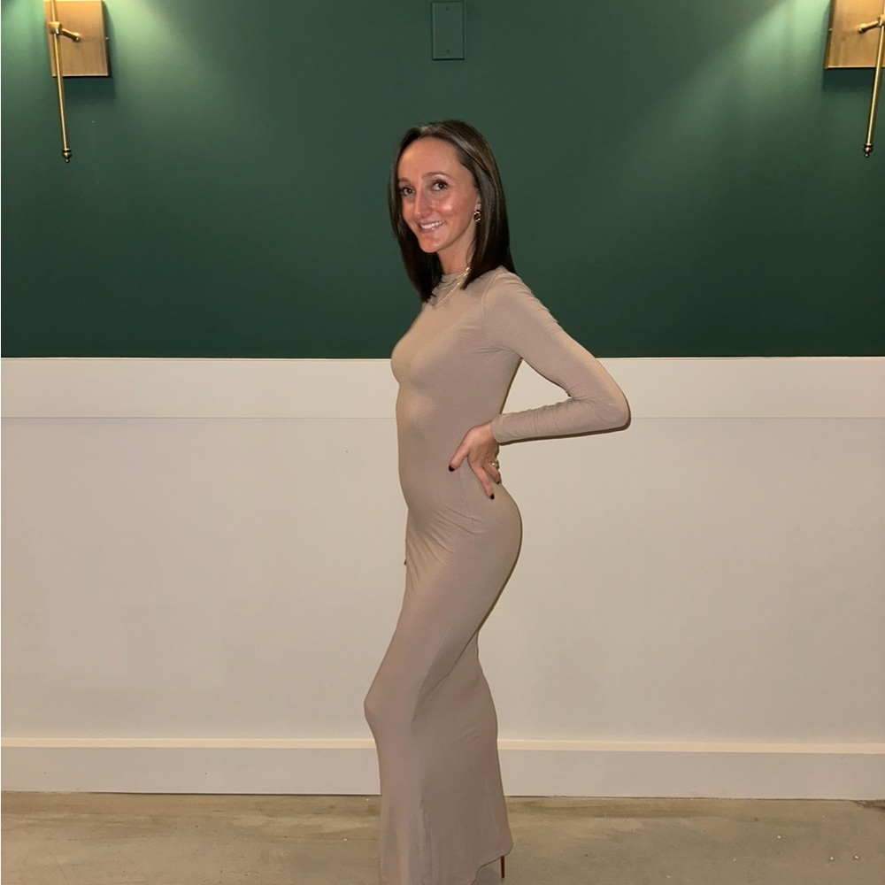 ReoRia Tan Long Sleeve Dress